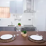 Апартаменты Cosy Close To Sea, Wifi, Air Cond